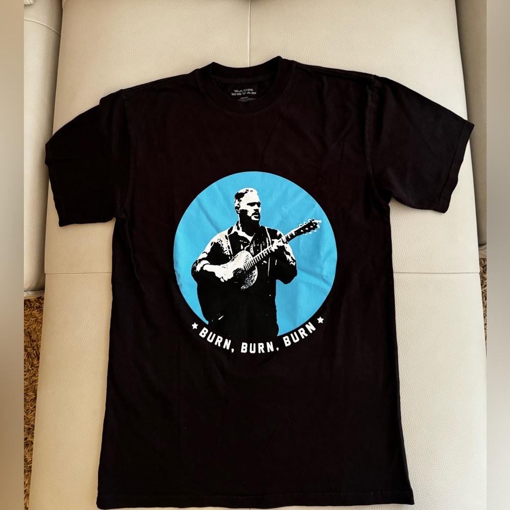 NEW Zach Bryan 2023 BURN BURN BURN Tour shirt Size Small